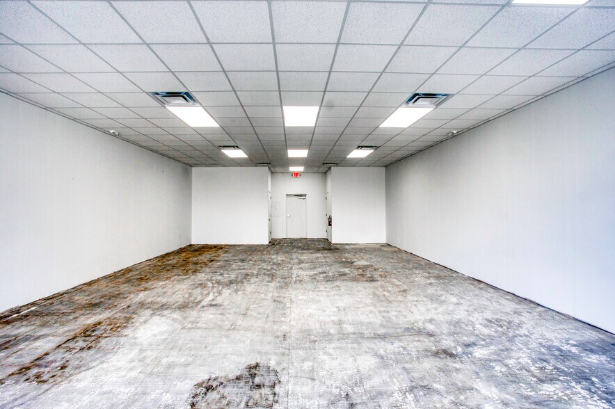 More Photos Of 1904 E Osceola Pky, Kissimmee Storefront Retail Office For Lease