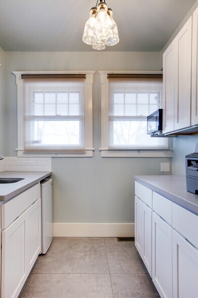 More Photos Of 21 E 2nd St, Riverhead Medical For Sale