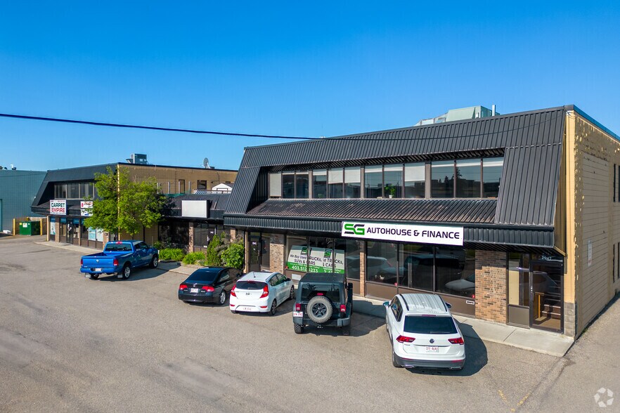 More Photos Of 2935-2947 19th St NE, Calgary Service For Lease