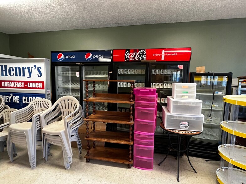 More Photos Of 99 3rd St, Maupin Restaurant For Sale