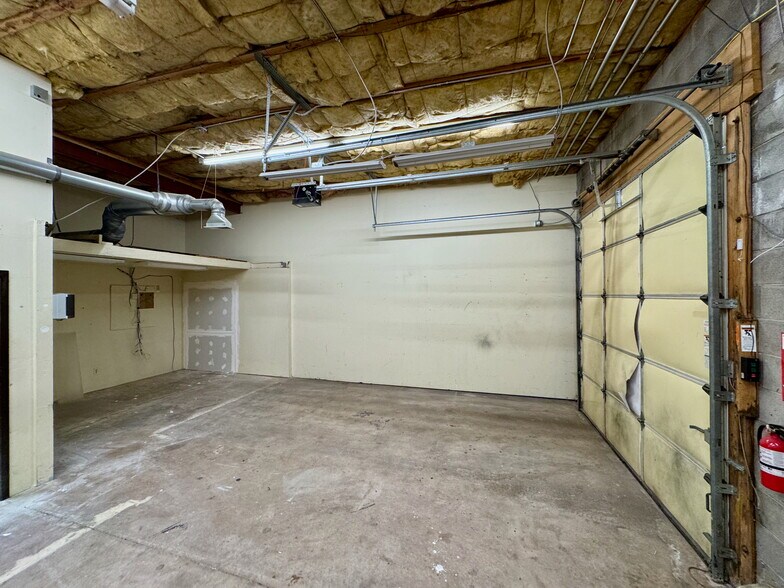 More Photos Of 1020 Ford St, Colorado Springs Showroom For Lease