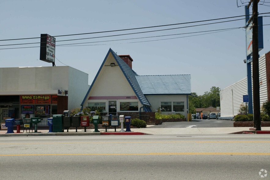 More Photos Of 8931 Reseda Blvd, Northridge Restaurant For Lease