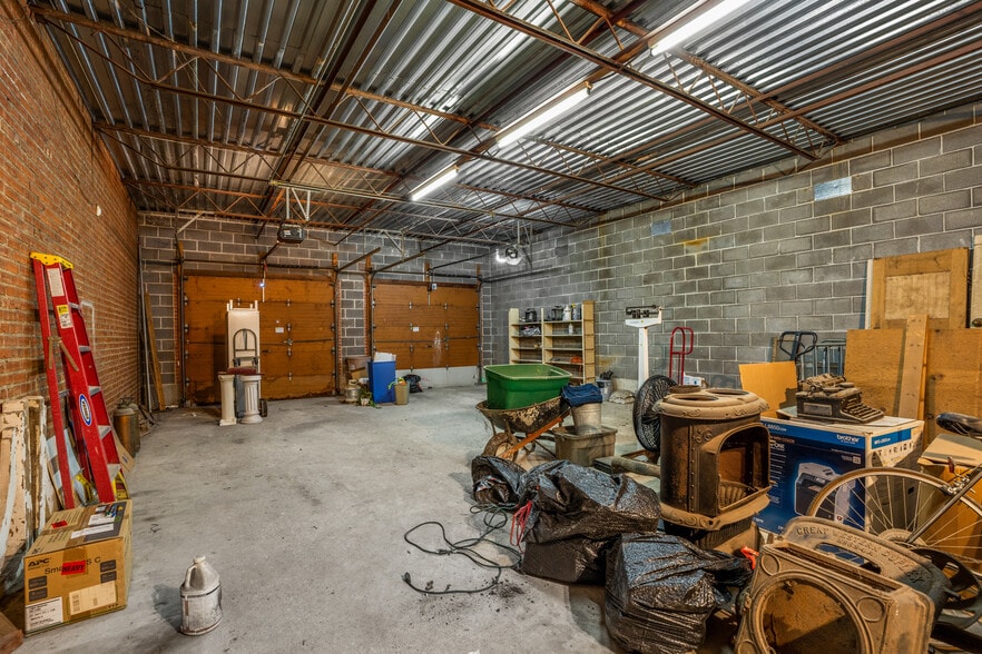 More Photos Of 2510 E 85th St, Kansas City Flex For Sale