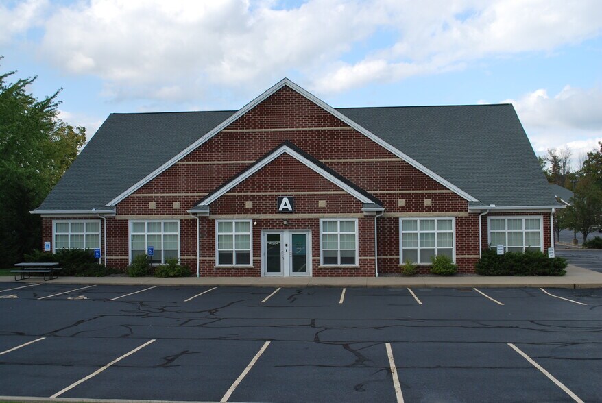 More Photos Of 2181 E Aurora Rd, Twinsburg Office For Sale