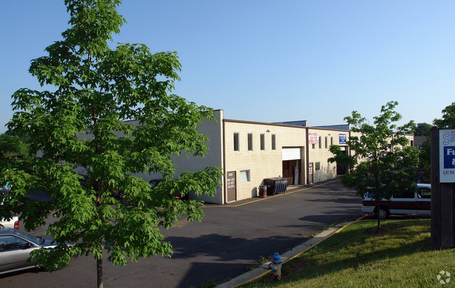 More Photos Of 9240-9251 Sills Ct, Manassas Flex For Lease