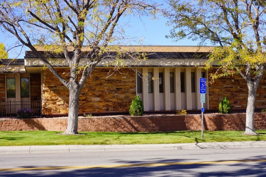 More Photos Of 940 E 3rd St, Casper Medical For Sale