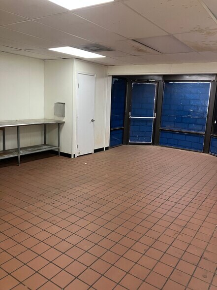 More Photos Of 2110 W 5th St, Plainview Restaurant For Sale