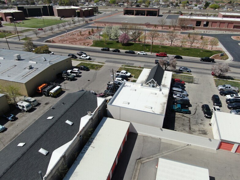 More Photos Of 2965 S 3600 W, Salt Lake City Service For Sale