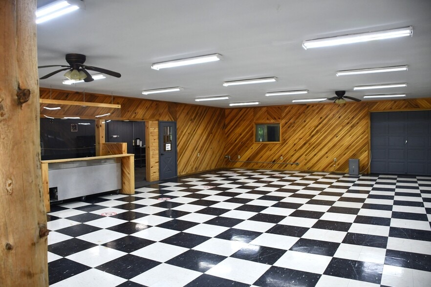 More Photos Of 138 Chestnut St, Marienville General Retail For Sale