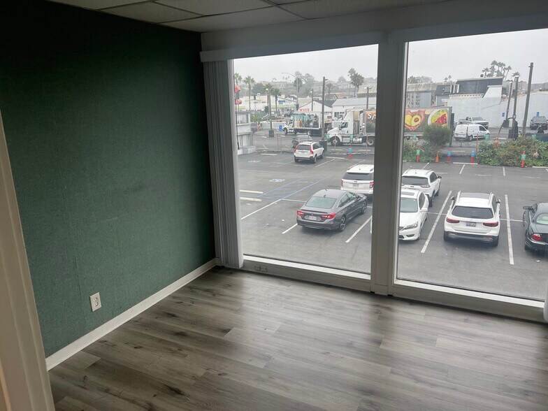 More Photos Of 2711-2729 W Coast Hwy, Newport Beach Office For Lease