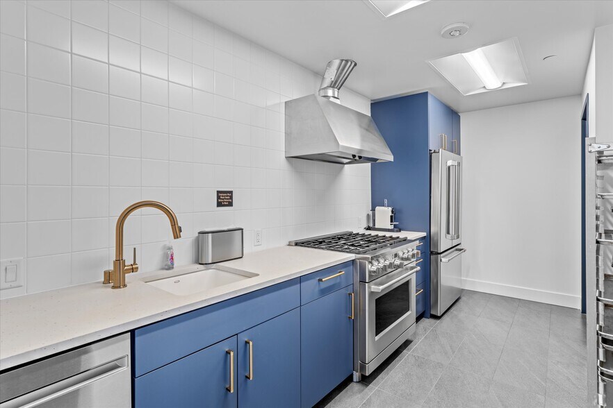 More Photos Of 590 Waterfront Way, Vancouver Multifamily For Sale