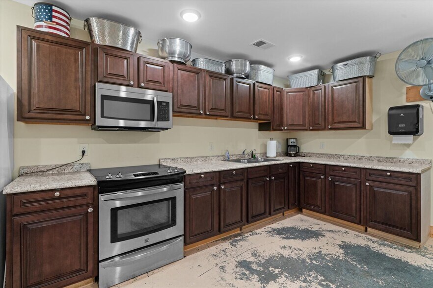 More Photos Of 2948 Holly Creek Cool Sprgs Rd, Chatsworth Specialty For Sale