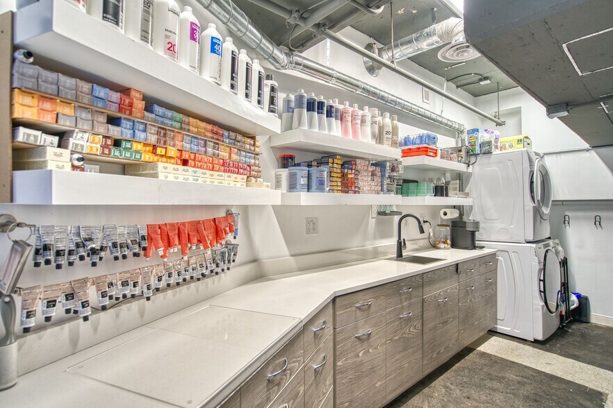 More Photos Of 2810 E College Ave, Boulder Storefront Retail Residential For Sale