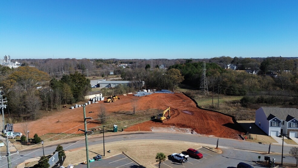 More Photos Of 5 Moorlyn Ln, Greer Storefront For Lease