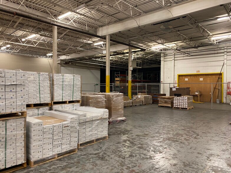 More Photos Of 179 Merrimon Ave, Weaverville Warehouse For Lease