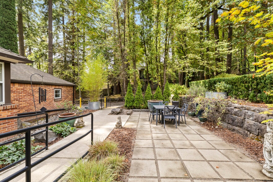 More Photos Of 7303 SW Beaverton Hillsdale Hwy, Portland Medical For Sale