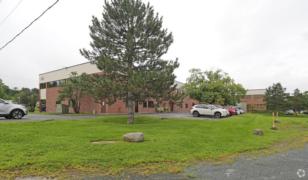 More Photos Of 950 New Loudon Rd, Latham Office For Lease