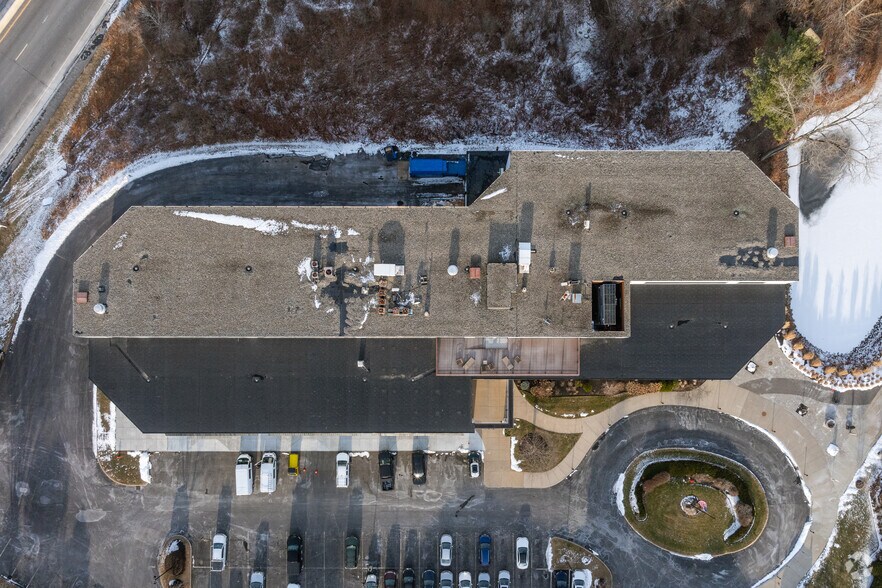 More Photos Of 118 Turnpike Rd, Southborough Office For Sale