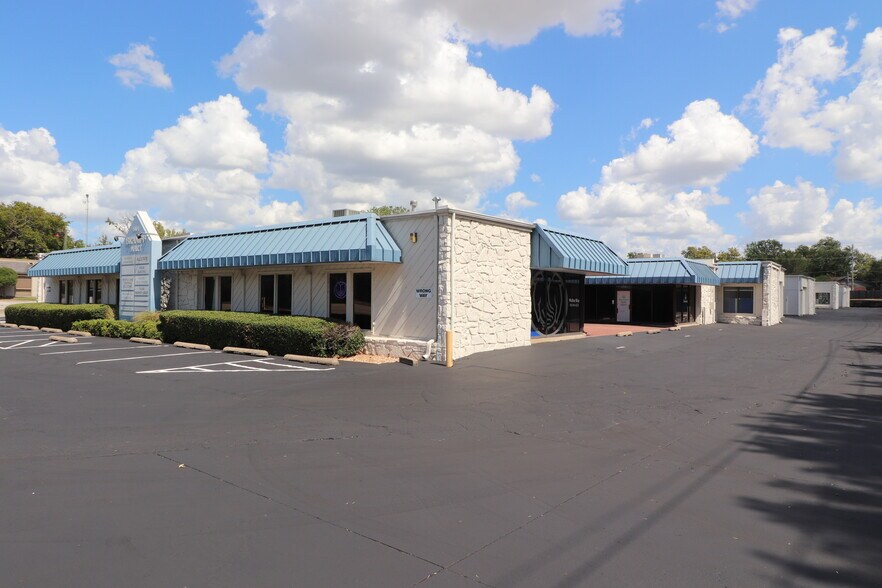 More Photos Of 5401 S Sheridan Rd, Tulsa Service For Lease
