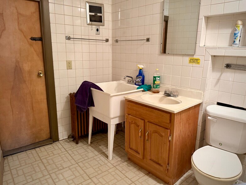 More Photos Of 11 Clinton Ave, Cortland Apartments For Sale