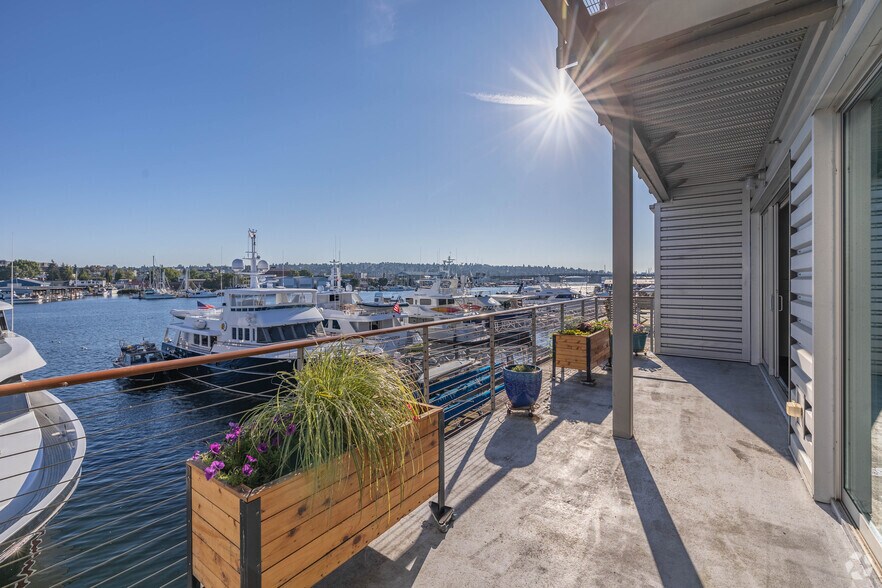 More Photos Of 2284-2360 W Commodore Way, Seattle Unknown For Lease