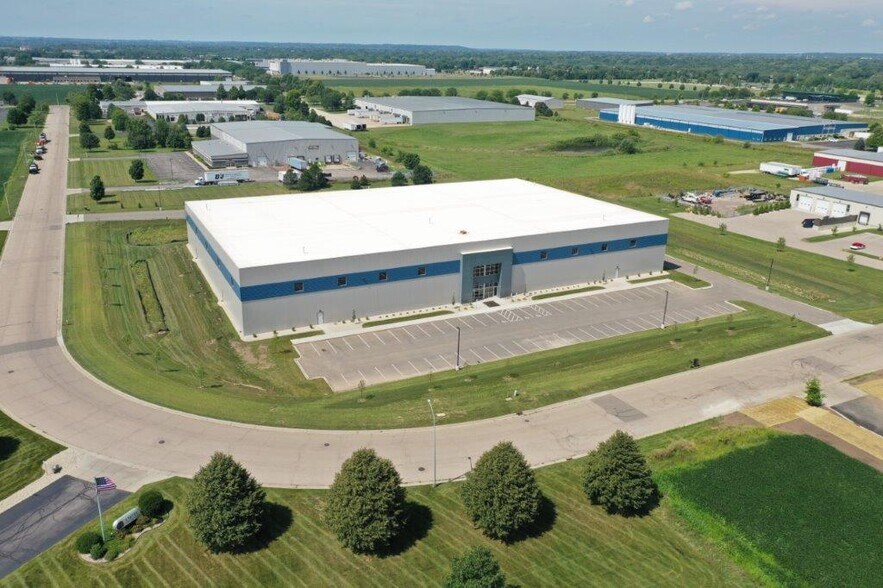 Primary Photo Of 4245 Capital Cir, Janesville Warehouse For Lease