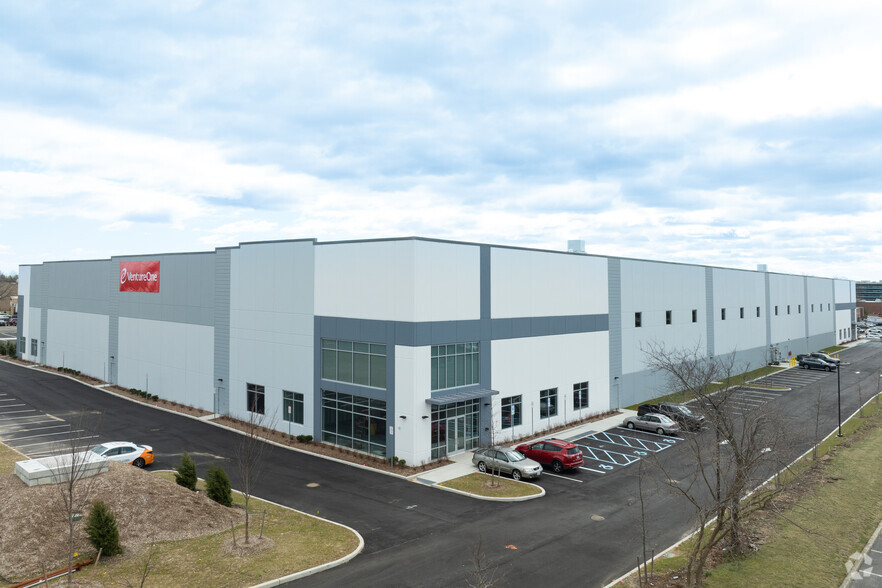 Primary Photo Of 49 Wireless Blvd, Hauppauge Industrial For Lease