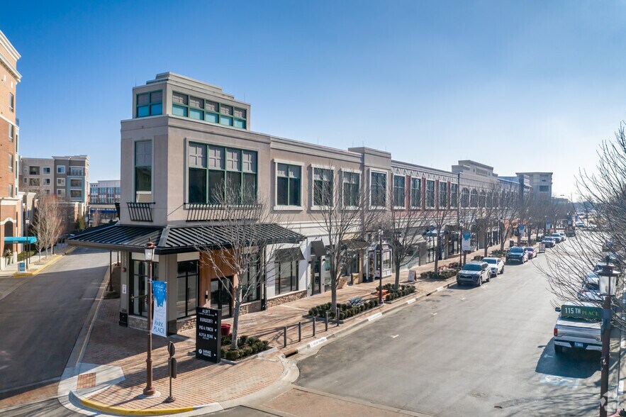 More Photos Of 11551 Ash St, Leawood Unknown For Lease