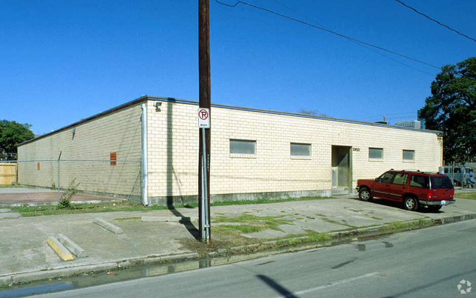 Primary Photo Of 2910 Crawford St, Houston Restaurant For Lease