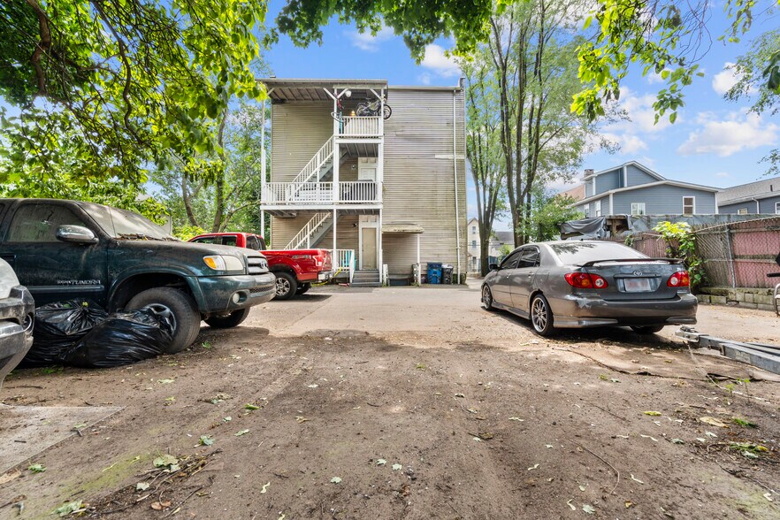 More Photos Of 215 Rosette St, New Haven Multifamily For Sale