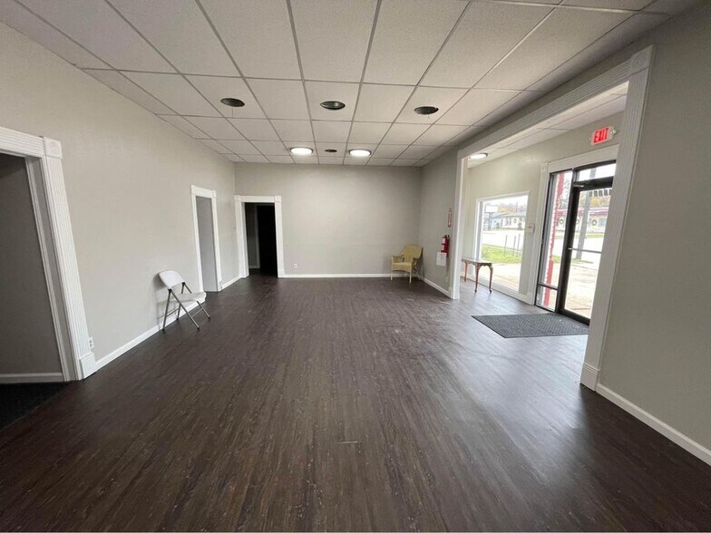 More Photos Of 7235 Glenview Dr, Richland Hills Office For Sale