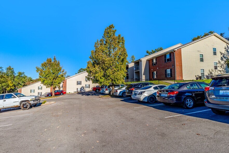 More Photos Of 200 Hubbard Rd, Winchester Apartments For Sale