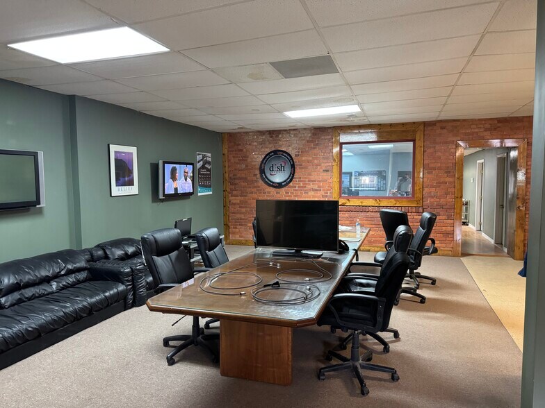 More Photos Of 7164 Kaw Dr, Kansas City Warehouse For Sale