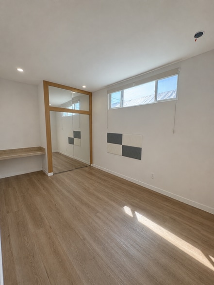 More Photos Of 7416 S Western Ave, Los Angeles Office For Sale