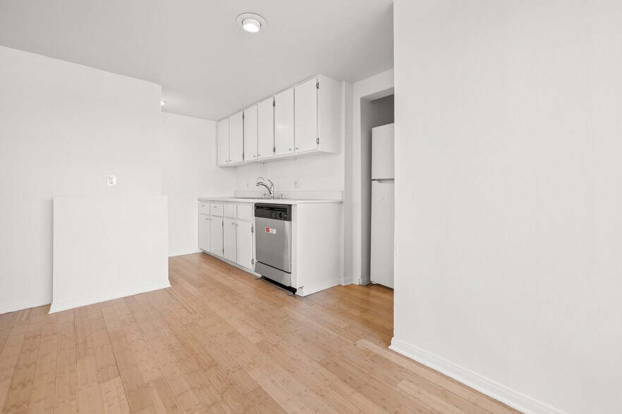 More Photos Of 1350-1352 Abbot Kinney Blvd, Venice Loft Creative Space For Lease