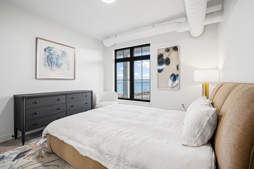 More Photos Of 2401 Lakeshore Blvd, Marquette Apartments For Sale