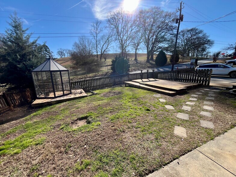 More Photos Of 711 Trabert Ave NW, Atlanta Warehouse For Lease