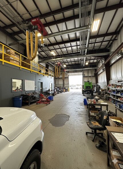 More Photos Of 14031 Bennett Loop, Williston Warehouse For Lease