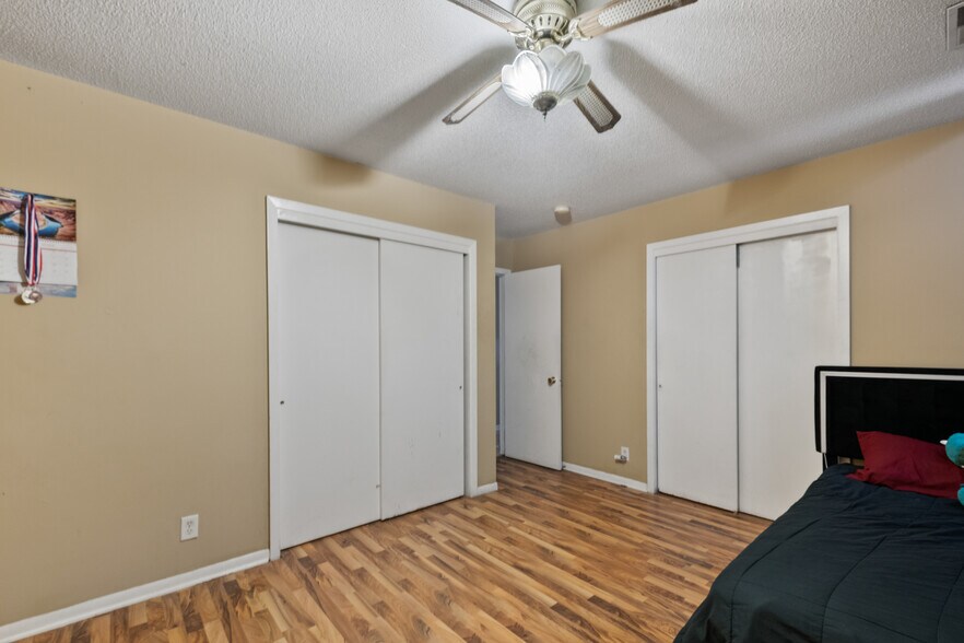 More Photos Of 2319 Vinton St, Omaha Office Residential For Sale