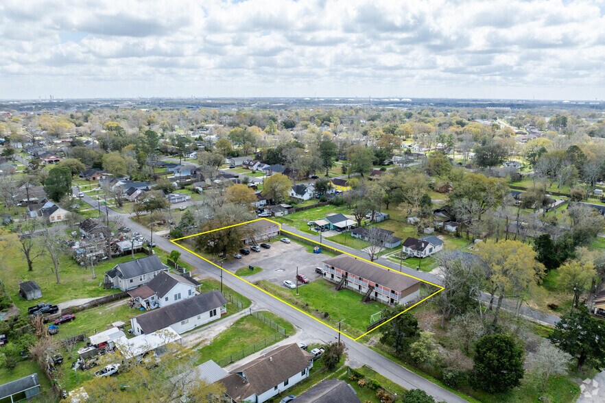 More Photos Of 905 Campus St, Beaumont Multifamily For Sale