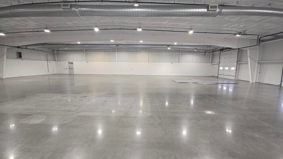 More Photos Of 197 Thunder Rd, Mooresville Light Distribution For Lease