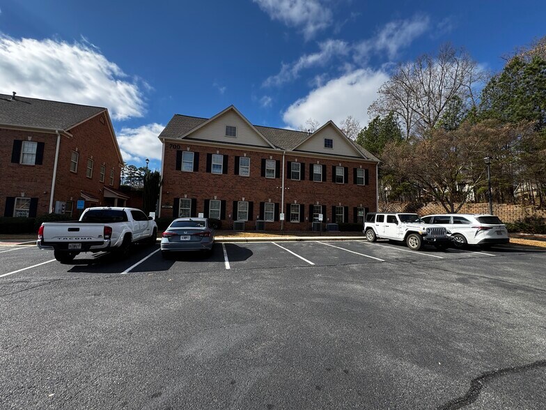 More Photos Of 4485 Tench Rd, Suwanee Medical For Lease