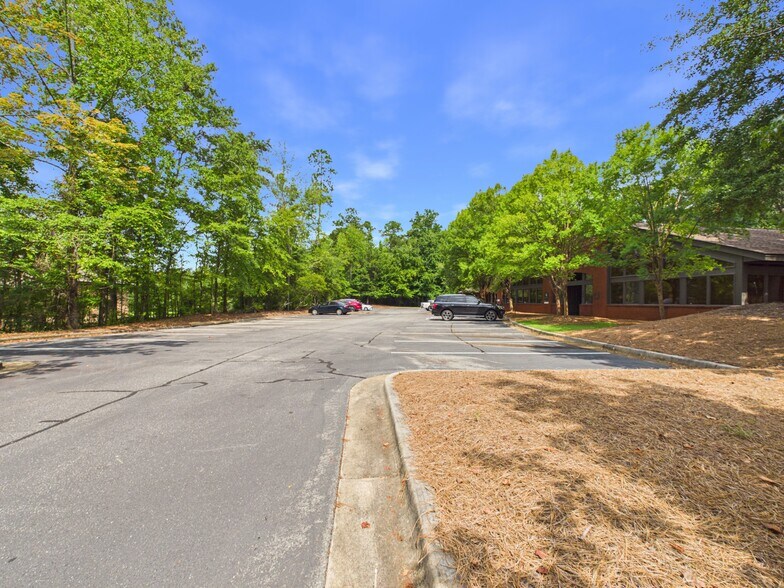 More Photos Of 700 Brookstone Centre Pky, Columbus Medical For Lease