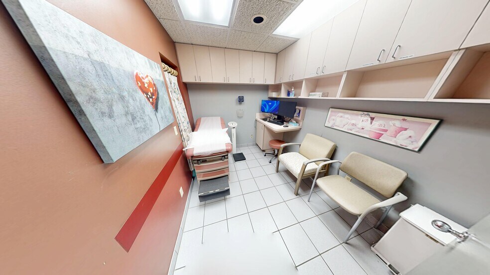 More Photos Of 1027 SE Ocean Blvd, Stuart Medical For Sale