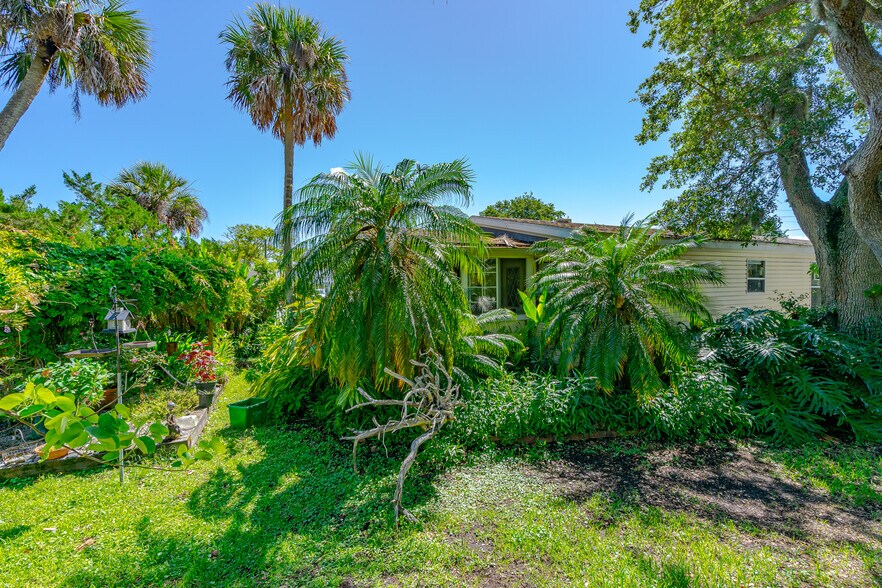 More Photos Of 416 E. Halifax Ave., Oak Hill Land For Sale