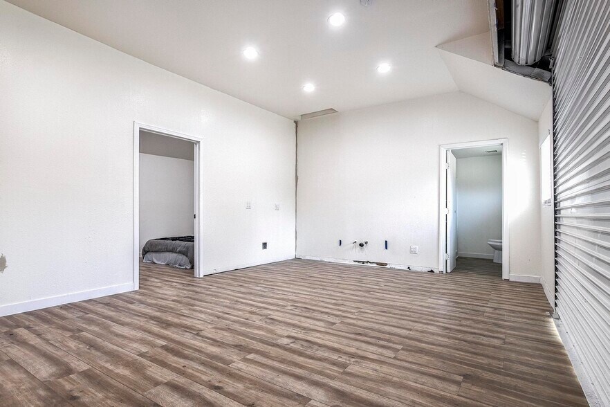 More Photos Of 6937 Perris Hill Park Rd, San Bernardino Industrial For Sale