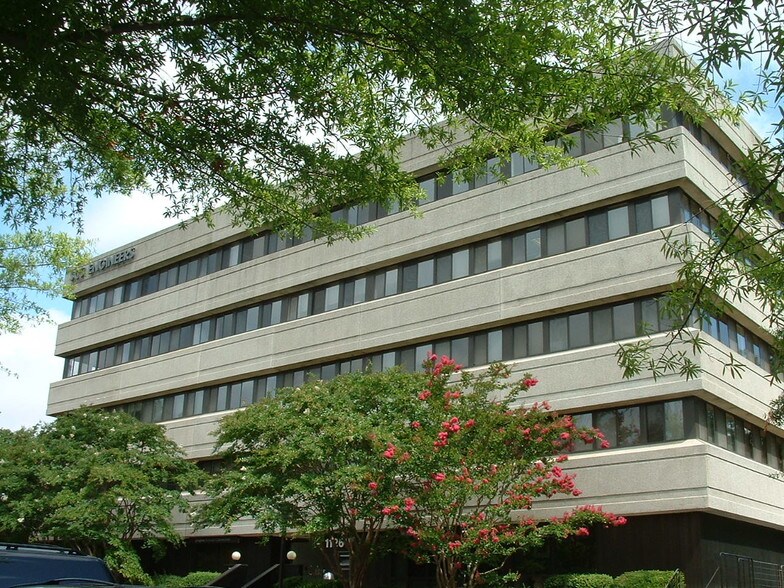 More Photos Of 11260 Roger Bacon Dr, Reston Office For Lease