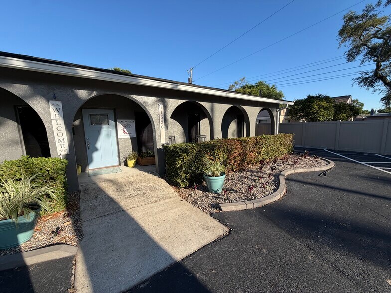 More Photos Of 11520 Oakhurst Rd, Largo Medical For Lease