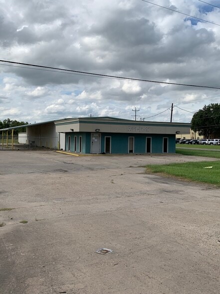 More Photos Of 12841 Highway 90, Beaumont Warehouse For Lease