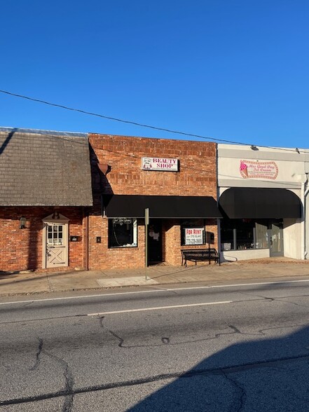 Primary Photo Of 121 W Taylor St, Griffin Storefront For Lease